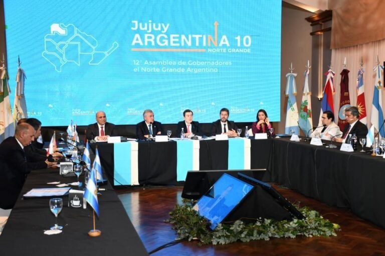 12° Reunión de gobernadores del Norte Grande en Jujuy en el 210 aniversario del éxodo Jujeño
