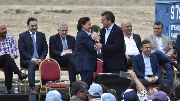Gobernadores del Norte Grande y Sergio Massa, acordaron coparticipar el impuesto al cheque y el impuesto PAÍS